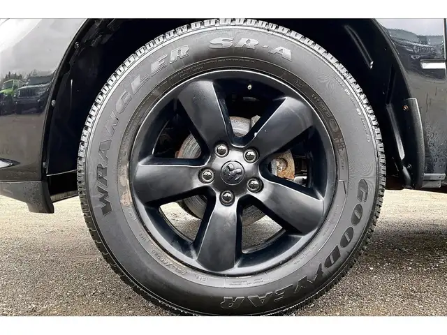 2022 Ram 1500 Classic Night Edition Crew V8 | Liner Steps | 4X4 - Photo 8