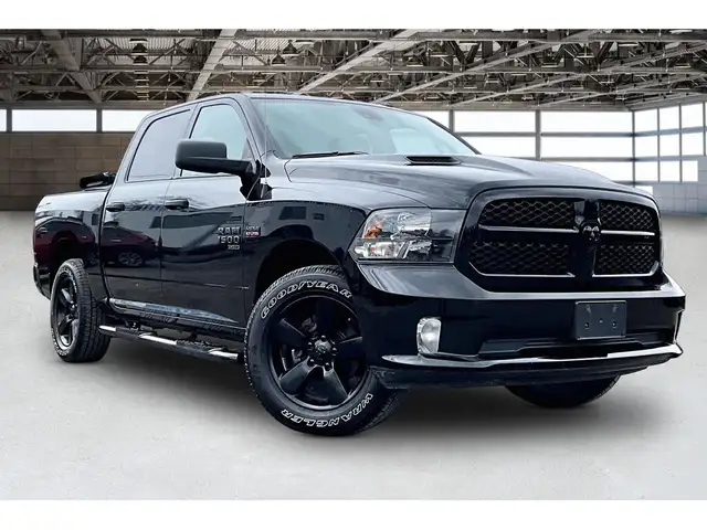2022 Ram 1500 Classic Night Edition Crew V8 | Liner Steps | 4X4 - Photo 11