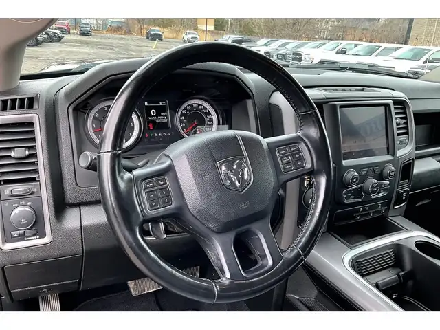 2022 Ram 1500 Classic Night Edition Crew V8 | Liner Steps | 4X4 - Photo 13