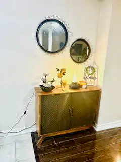 Basement apartment for rent -Very spacious & bright, large windo - Photo 3