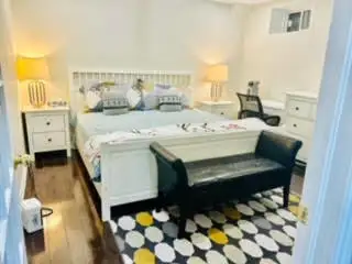 Basement apartment for rent -Very spacious & bright, large windo - Photo 4