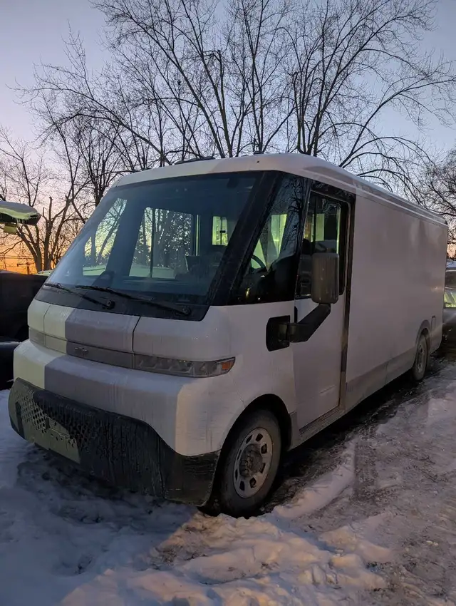 Brightdrop 600 AWD big battery