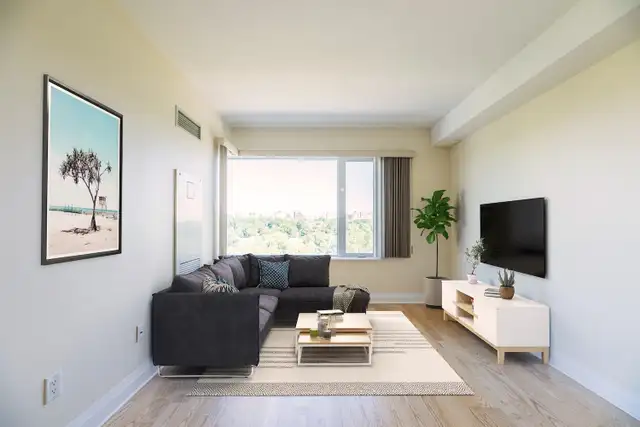 1 Bed   Den 1 Bath June, biking distance to uOttawa & the Market