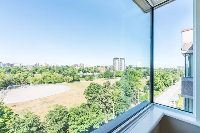 1 Bed   Den 1 Bath June, biking distance to uOttawa & the Market - Photo 8