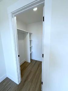 2Beds Den/2Baths Corner Unit w/Balcony! Available Aug 1 - Photo 9