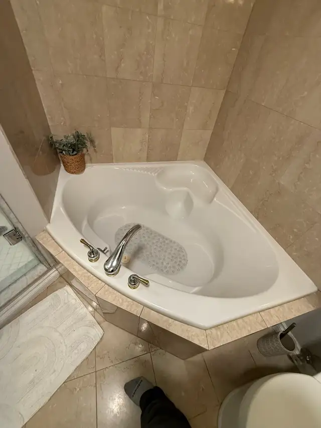 plumber on standby - Photo 3