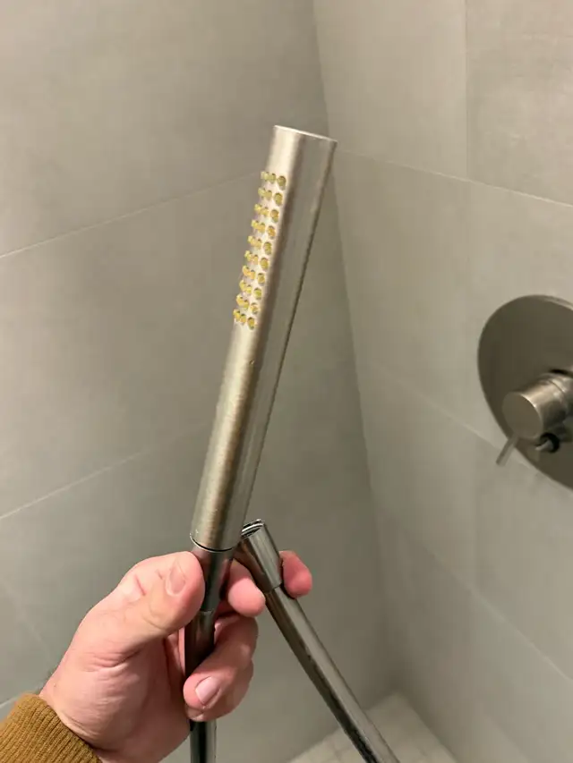 plumber on standby - Photo 4