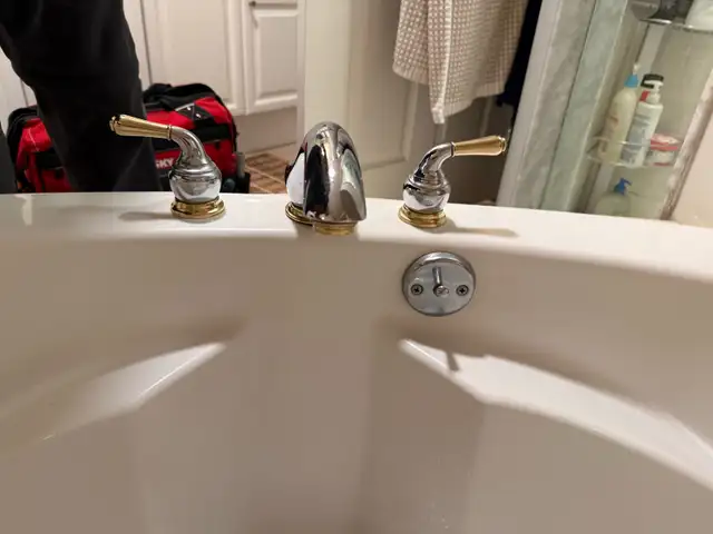 plumber on standby - Photo 5