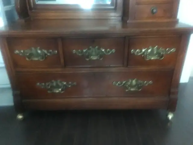 Amazing Antique Dresser - Photo 2