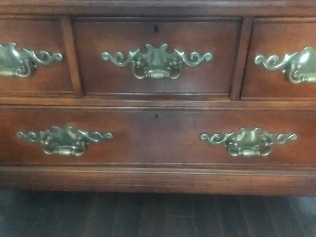 Amazing Antique Dresser - Photo 3