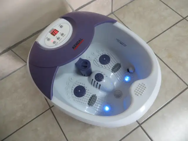 KENDAL Foot Spa Bath Massager with Bubble