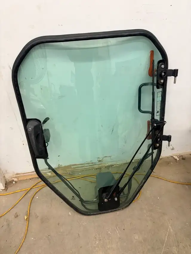 BOBCAT SKID STEER DOOR - FITS R SERIES MODELS