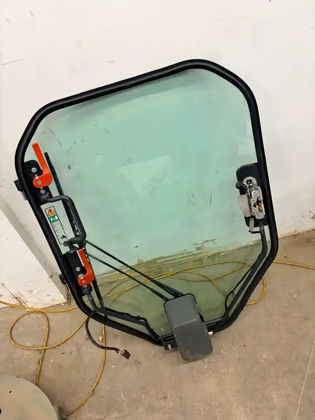 BOBCAT SKID STEER DOOR - FITS R SERIES MODELS - Photo 2
