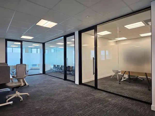 office fronts installation - Photo 2