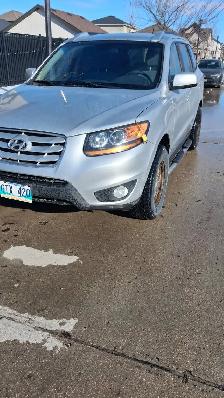 2010 Hyundai Santa Fe for sale as is, no safety - Photo 2