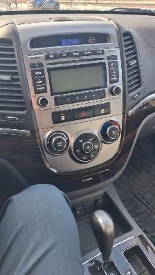 2010 Hyundai Santa Fe for sale as is, no safety - Photo 3