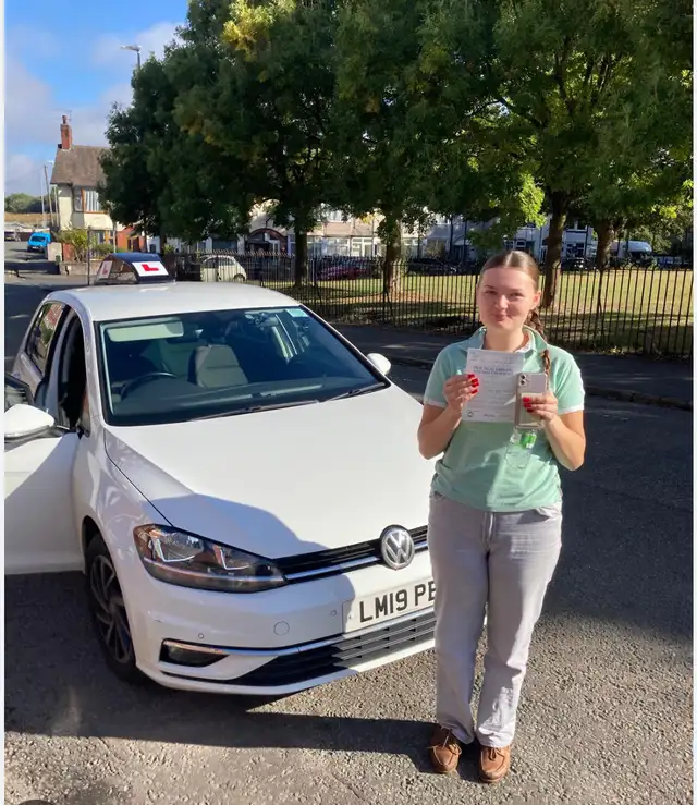 DRIVING INSTRUCTOR - Photo 3