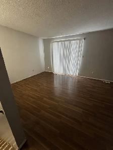 3bedroom upper/lower unit 4plex available April 1 - Photo 4