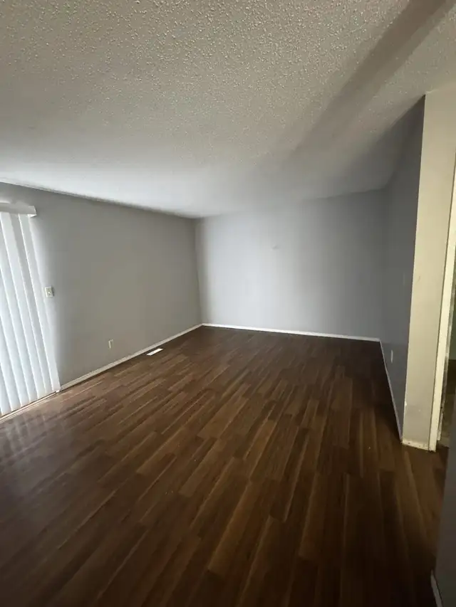 3bedroom upper/lower unit 4plex available April 1 - Photo 5