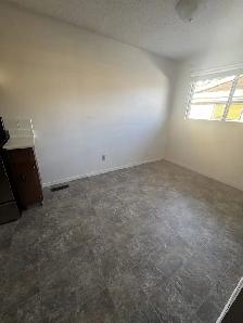 3bedroom upper/lower unit 4plex available April 1 - Photo 8