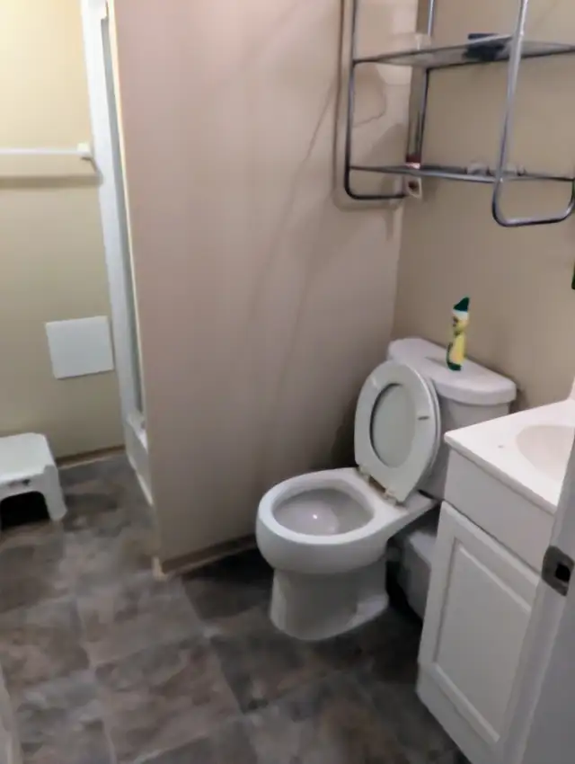 Basement Suite Kamloops One Person $850 - Photo 7