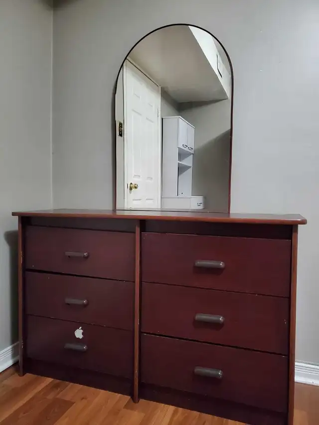 Female Only – Shared & Private Basement Rooms Malton - Photo 6