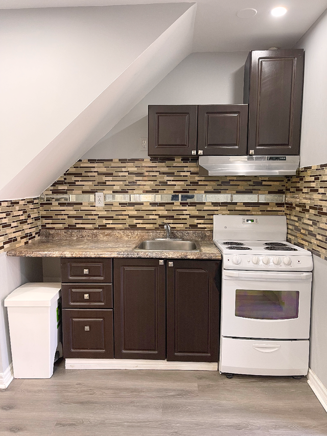 1-Bedroom Main Level Unit Near Oakwood LRT-1695（include Wi-Fi) - Photo 2