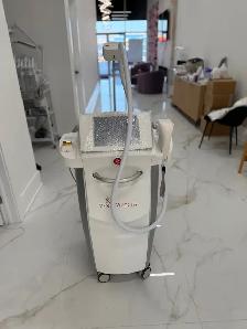 Selling Venus vilocity laser hair removal machine like NEW - Photo 2