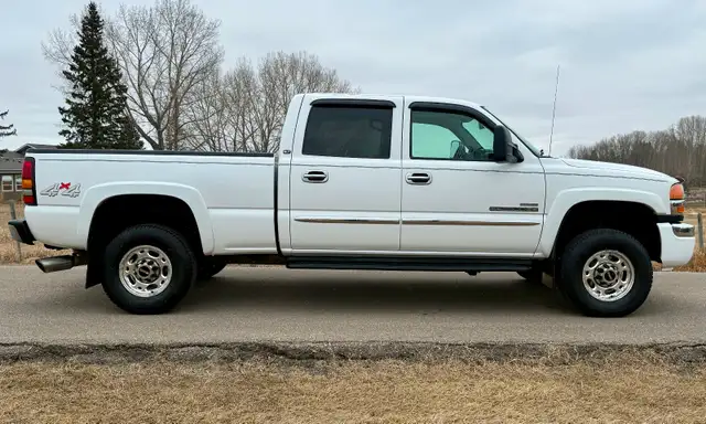 2007 GMC Sierra 2500 GFX SLT HD 4x4 LBZ Diesel VERY CLEAN! - Photo 5