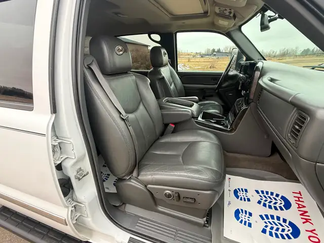 2007 GMC Sierra 2500 GFX SLT HD 4x4 LBZ Diesel VERY CLEAN! - Photo 13