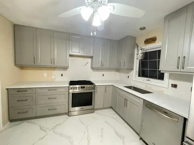 Cash and Carry solid wood painted kitchen and bathroom cabinets - Photo 2