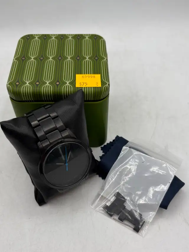 Fossil Watch Complete in Box with Extra Links (Model:  FS5308 )