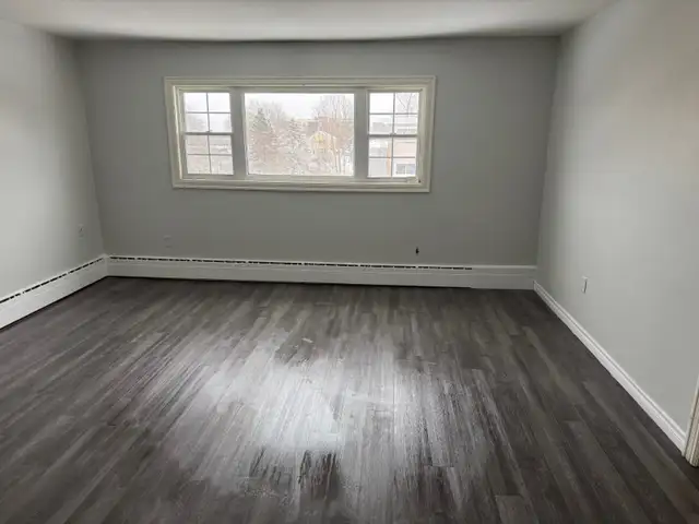 SPACIOUS 2 BEDROOM – $1,795 | 89 EVANS AVE, FAIRVIEW | APRIL 1