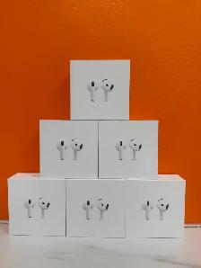 BRAND NEW AIRPODS 4TH GEN WITHOUT ANC 'CHECK DESCRIPTION'