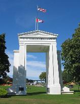 CAD$10000 Monthly Delivery Drivers Cross-Border US-Canada Needed