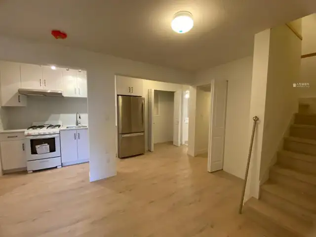 Burnaby Basement 2 Bedroom Suite – Near BCIT & Brentwood - Photo 2