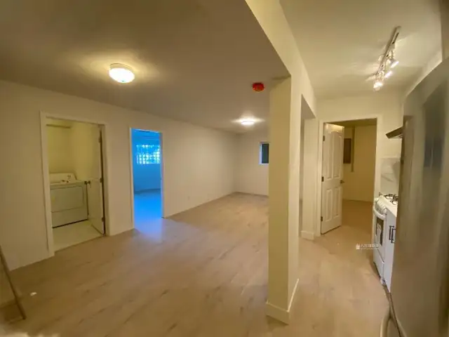 Burnaby Basement 2 Bedroom Suite – Near BCIT & Brentwood - Photo 3