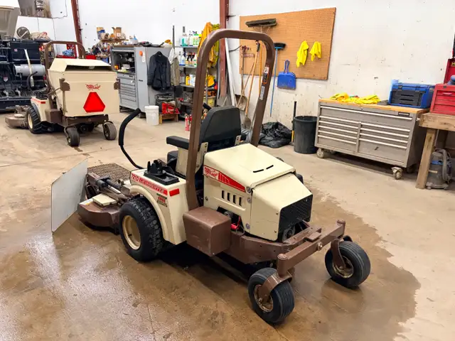 GRASSHOPPER 721D ZERO TURN MOWER-JOHN DEERE,KUBOTA ETC - Photo 4