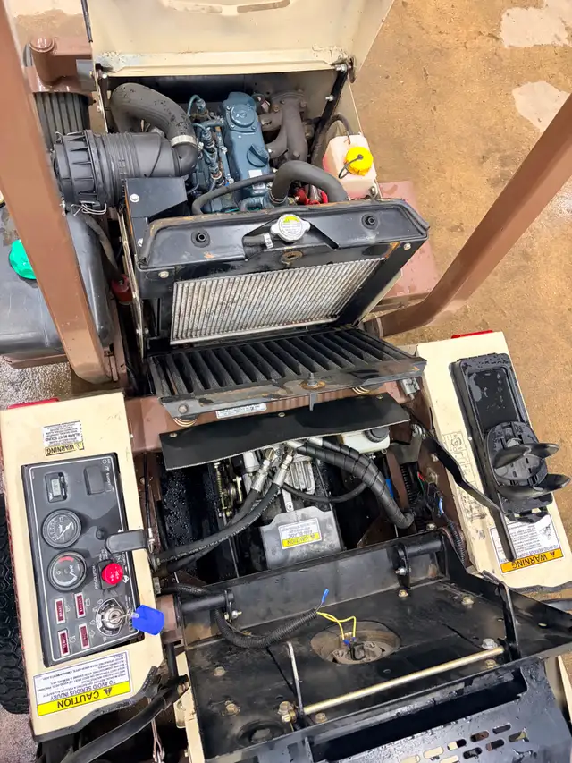 GRASSHOPPER 721D ZERO TURN MOWER-JOHN DEERE,KUBOTA ETC - Photo 8