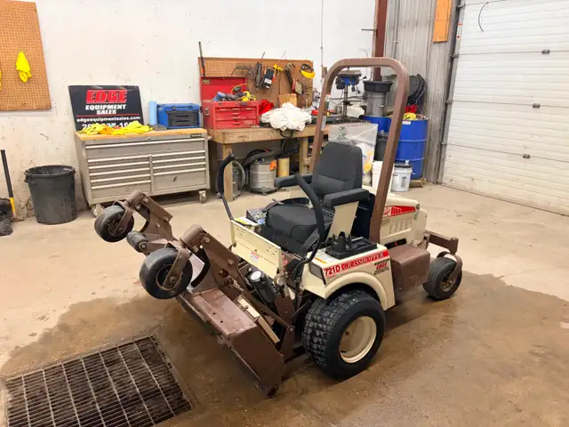 GRASSHOPPER 721D ZERO TURN MOWER-JOHN DEERE,KUBOTA ETC - Photo 9