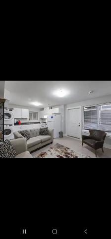 2 bedrooms Basement for rent - Photo 2