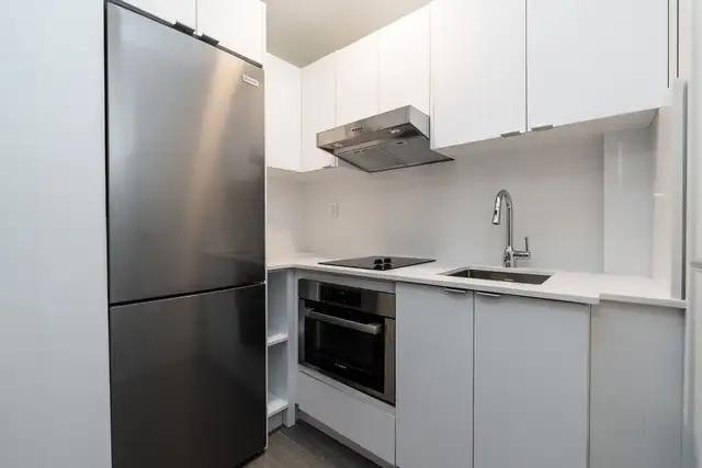 renovated studio, Church and Wellesley - ID 1154 - Photo 2