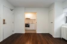 renovated studio, Church and Wellesley - ID 1154 - Photo 4