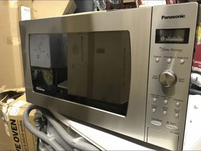 Stainless OFF 90% Panasonic 2.2 Cu.Ft Microwave NNSD980S