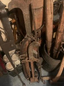 forge blower leg vices etc - Photo 7