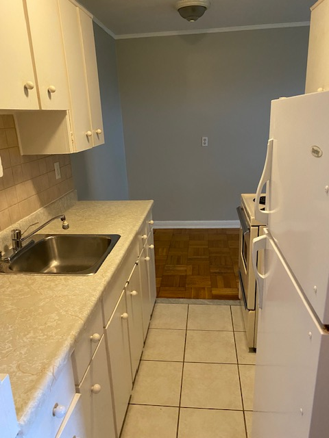 1 Bedroom Apartment for Rent - Photo 2