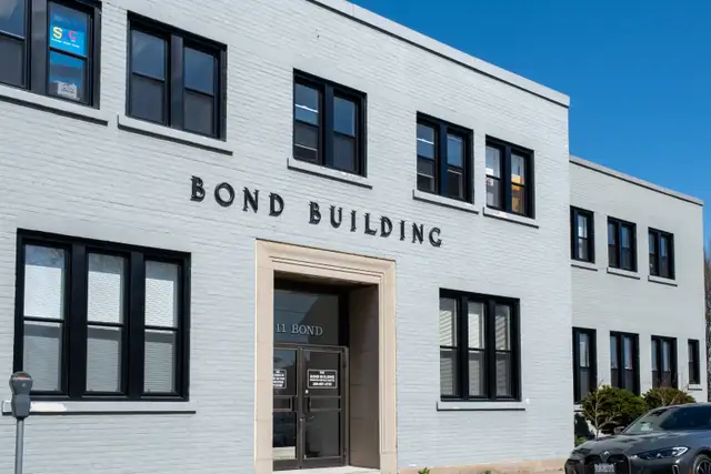 Small Private Offices For Lease near Geneva & Hwy 406