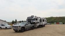 2023 Keystone Fuzion 430 Fifth-Wheel Toy Hauler