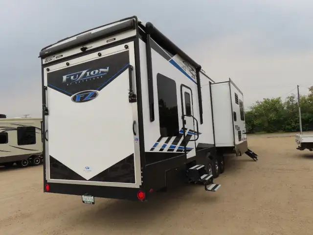 2023 Keystone Fuzion 430 Fifth-Wheel Toy Hauler - Photo 3