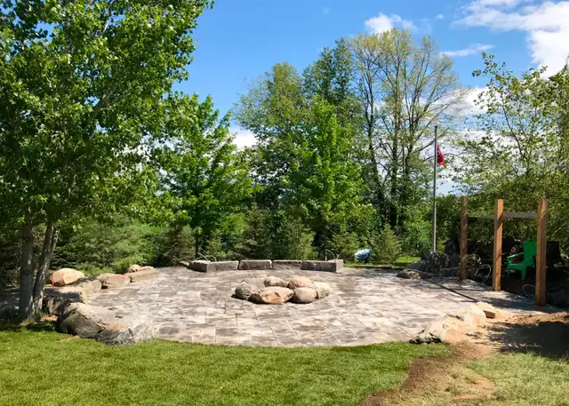 General Labourers – Construction (Concrete, Interlock & Decks) - Photo 2